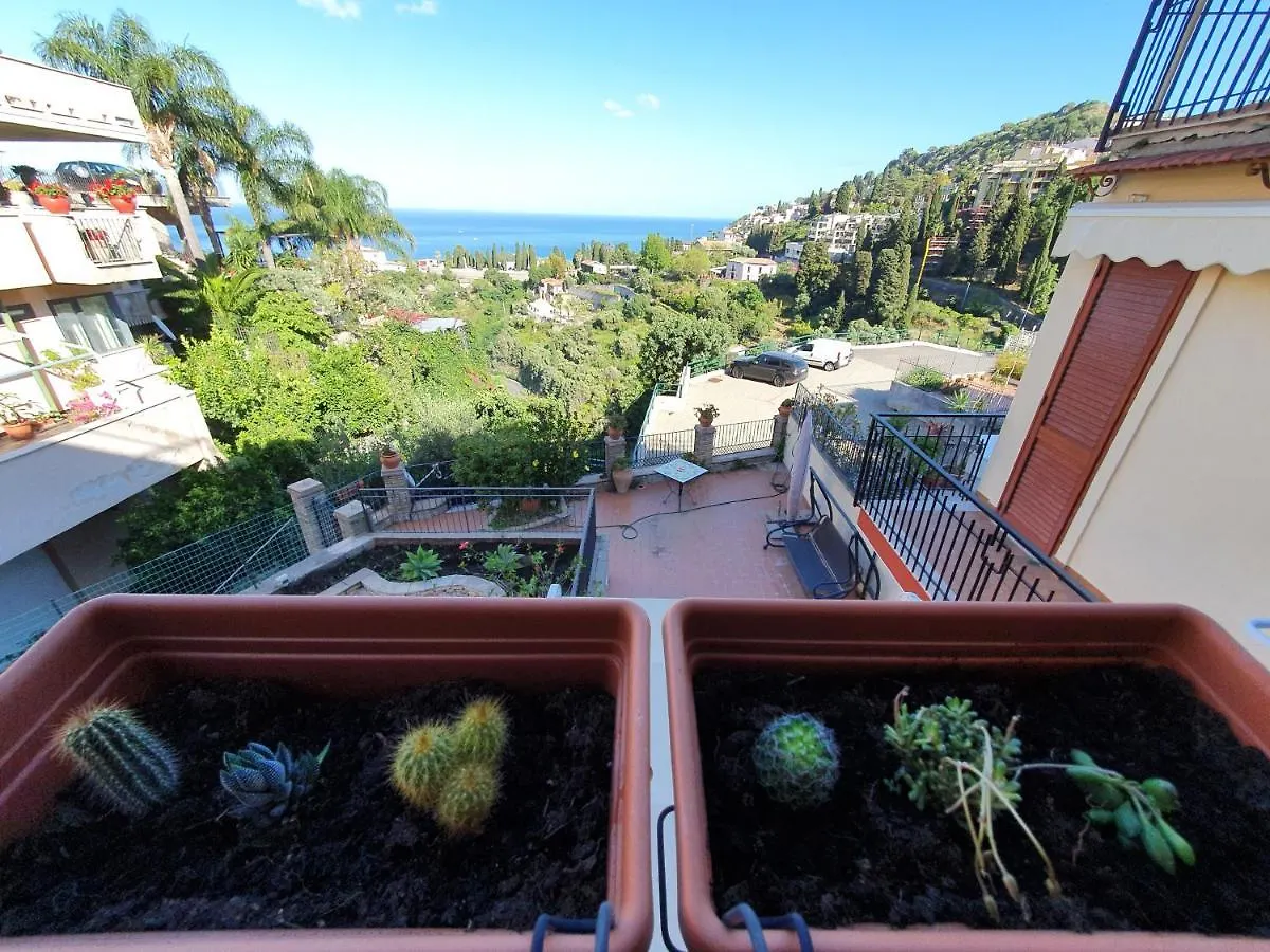 Profumo Di Lavanda Taormina 0*,  Italy